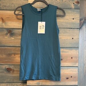 ZYIA Moss parallel  Tank (M) (tag attached but not new)